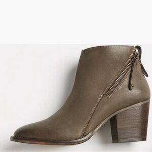 Blondo Nivada - Size 9.5